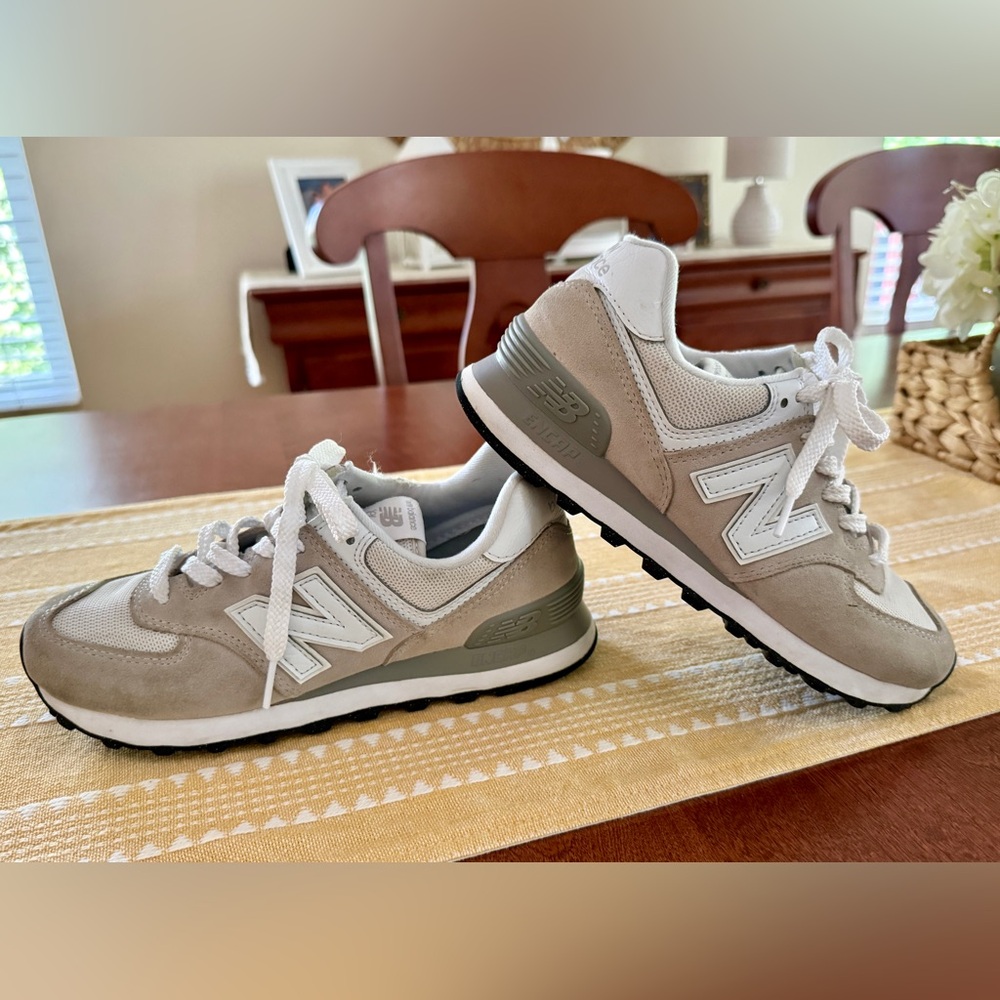 New Balance WL574EVW tan Sneakers